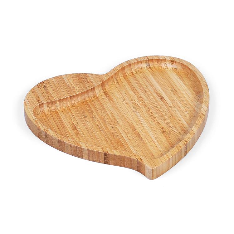 Petisqueira em bambu formato coração personalizada