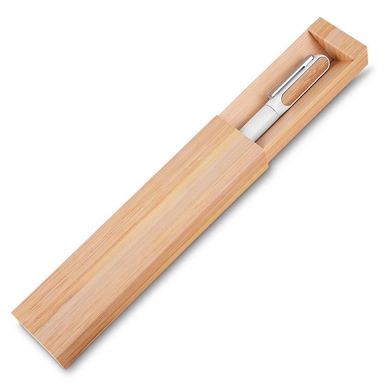 Caneta em metal com detalhe em bambu personalizada