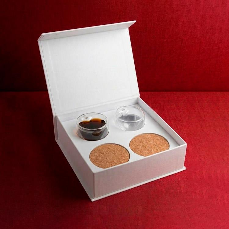 Kit xícara e porta copos