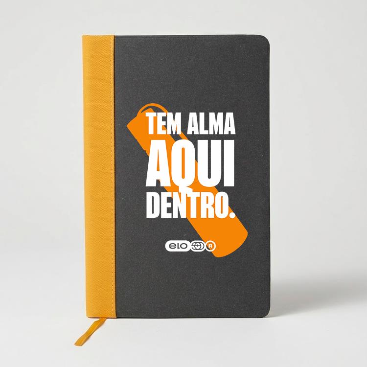 Caderno A5 Personalizado em Couro Reciclado com Capa Dura, Detalhes em Tecido RPET,.